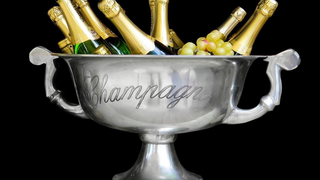 champagne-1500248_1920.jpg